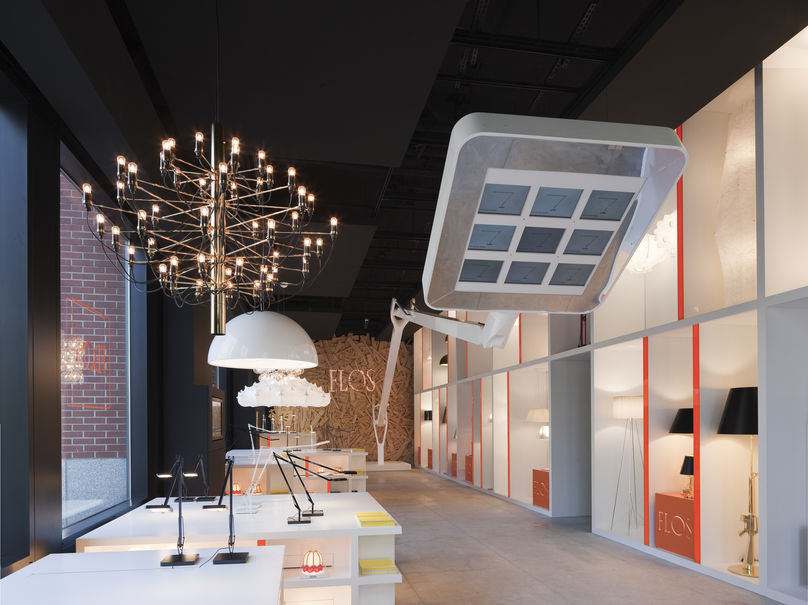 materiale TRUE Prøv det LSN : News : Lighting with dinosaurs: Flos opens first US store