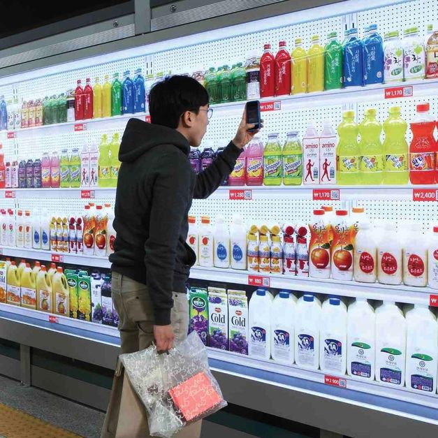 Можно в виртуальном магазине. Виртуальные супермаркеты в Корее. Виртуальный магазин. Виртуальный магазин продуктов. Виртуальный супермаркет.