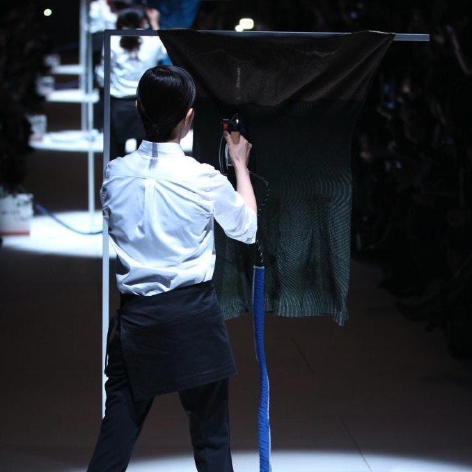 LSN News Instant fashion Miyake’s Steam and Stretch