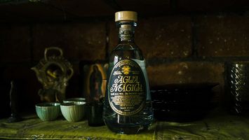 Agua Mágica revives mezcal drinking rituals