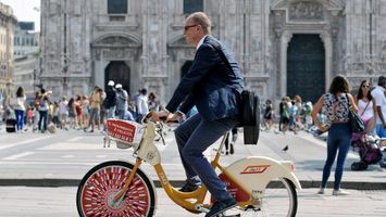 A cycling network that connects Milan’s citizens and services
