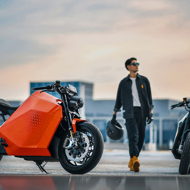 CES: Davinci’s DC100 robotic e-motorbike ushers in a new era of mobility