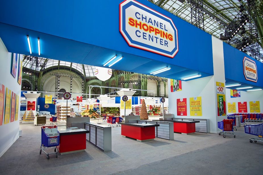 LSN : News : Model shoppers: Chanel show offers supermarket chic