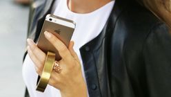 New unisex bracelet doubles as wearable phone charger