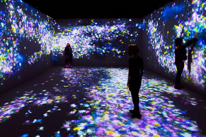 Interactive Digital installation by teamLab at the Saatchi Gallery, London