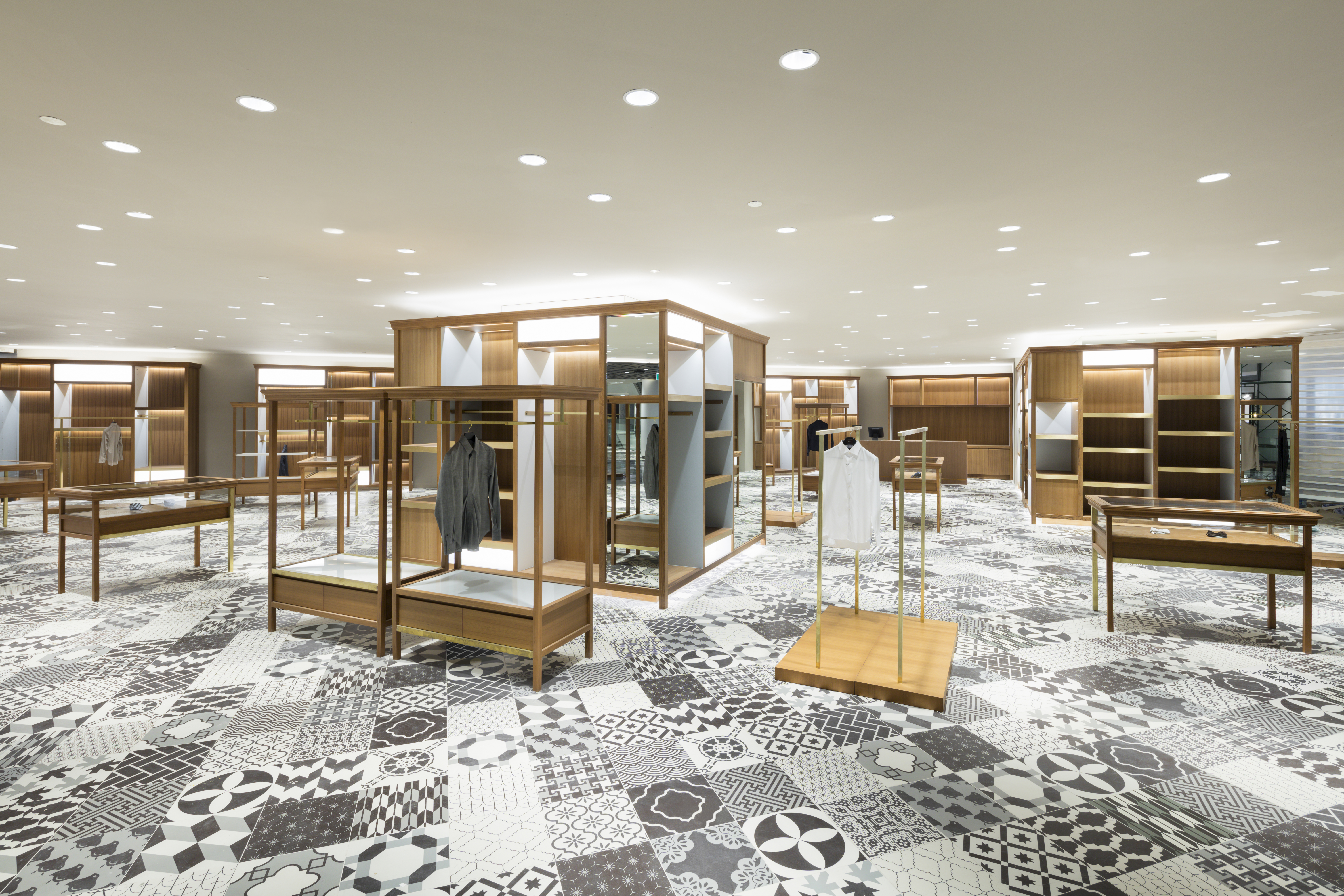comme des garcons siam discovery