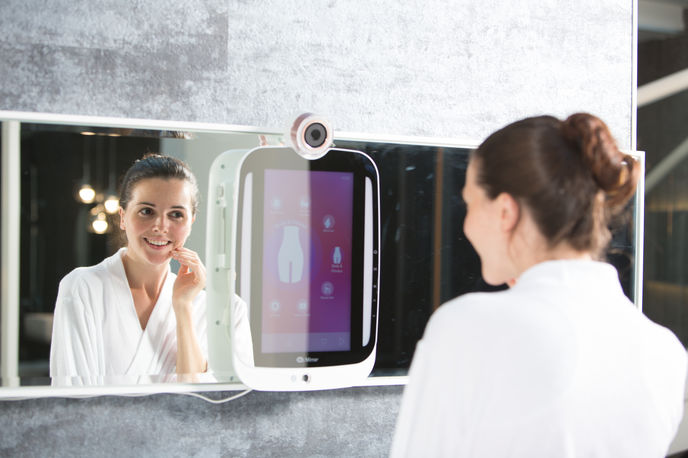 HiMirror by the New Kinpo Group