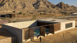 This desert hotel is designed for extreme climates