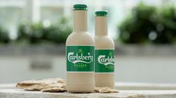 Carlsberg unveils the world’s first paper beer bottles