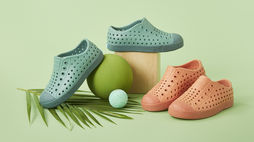 Algae shoes for sustainable families